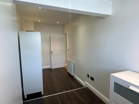 2 bedroom Terraced House to let in Green Lane, Birchmoor, B78