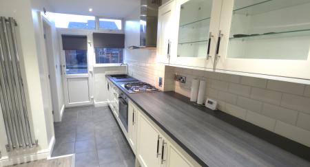 2 bedroom Terraced House to let in Green Lane, Birchmoor, B78