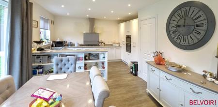 5 bedroom Detached house for sale in Alton Close, Amington, B77