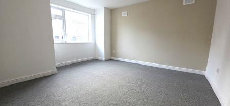 1 bedroom Flat to let in New Street, Tamworth, B78