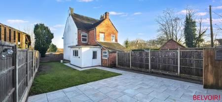 2 bedroom Semi-detached house for sale in Hill Crest, Wilnecote, Tamworth, B77