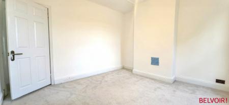 2 bedroom Semi-detached house for sale in Hill Crest, Wilnecote, Tamworth, B77