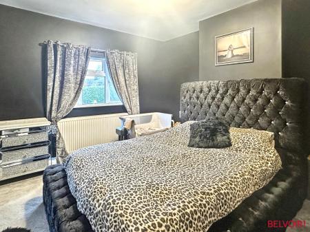 2 bedroom Semi-detached house for sale in Bailey Avenue, Hockley, Tamworth, B77