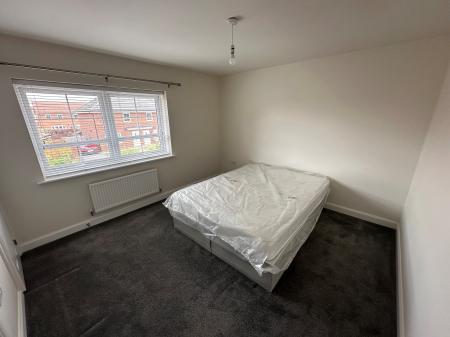 2 bedroom Semi-detached house to let in Longbourn Crescent, Tamworth, B78