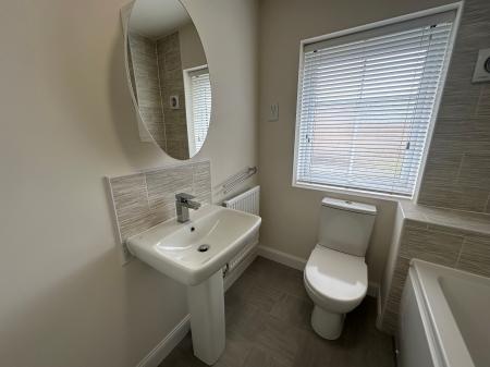 2 bedroom Semi-detached house to let in Longbourn Crescent, Tamworth, B78