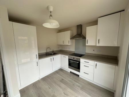 2 bedroom Semi-detached house to let in Longbourn Crescent, Tamworth, B78