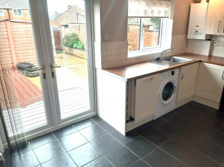 3 bedroom Semi-detached house to let in Goodere Avenue, Polesworth, B78