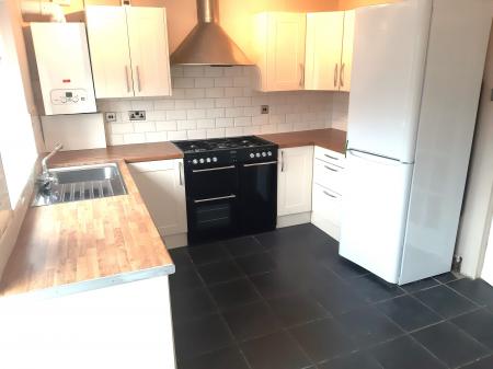 3 bedroom Semi-detached house to let in Goodere Avenue, Polesworth, B78