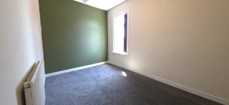 2 bedroom Flat to let in Orchard Street, Tamworth, B79