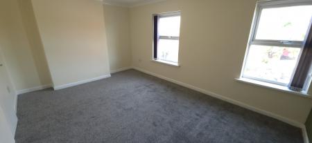 2 bedroom Flat to let in Orchard Street, Tamworth, B79