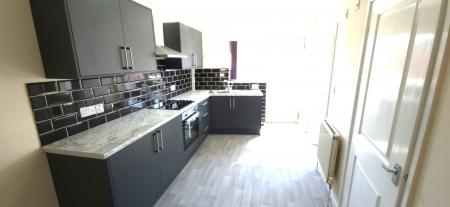 2 bedroom Flat to let in Orchard Street, Tamworth, B79