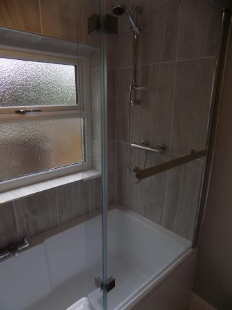 3 bedroom Terraced House to let in Meadow Street, Tamworth, B77