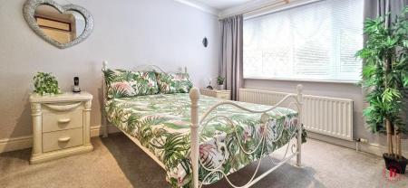 3 bedroom Semi-detached house for sale in Launceston Close, Tamworth, B77