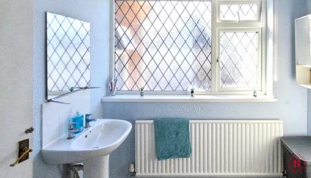 3 bedroom Semi-detached house for sale in Hayworth Close, Tamworth, B79