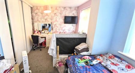 3 bedroom Semi-detached house for sale in Hayworth Close, Tamworth, B79