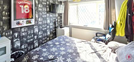 3 bedroom Semi-detached house for sale in Hayworth Close, Tamworth, B79