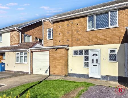 3 bedroom Semi-detached house for sale in Hayworth Close, Tamworth, B79