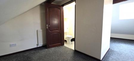 3 bedroom Detached house to let in Station Street, Atherstone, CV9