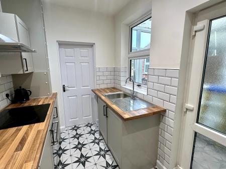 3 bedroom Terraced House to let in Wood Street, Wood End, Atherstone, CV9