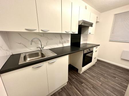 1 bedroom Flat to let in Spinney Close, Tamworth, B78