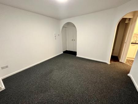 1 bedroom Flat to let in Spinney Close, Tamworth, B78