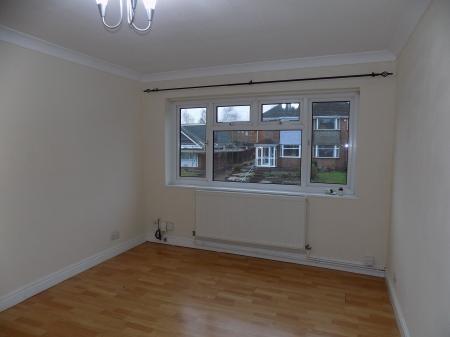 1 bedroom Flat to let in Tinkers Green Road, Tamworth, B77