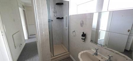 3 bedroom Semi-detached house to let in Lowerpark, Tamworth, B77