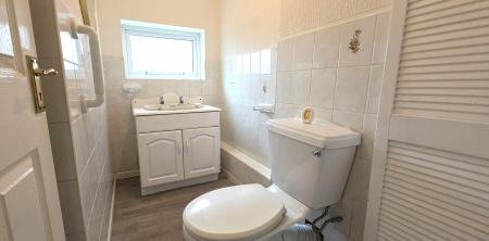3 bedroom Semi-detached house to let in Lowerpark, Tamworth, B77