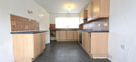 3 bedroom Semi-detached house to let in Lowerpark, Tamworth, B77