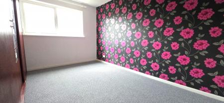 3 bedroom Semi-detached house to let in Lowerpark, Tamworth, B77