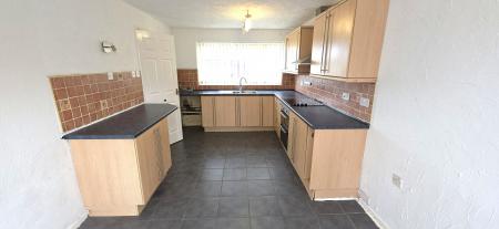 3 bedroom Semi-detached house to let in Lowerpark, Tamworth, B77