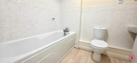 3 bedroom Town house for sale in Thompson Avenue, Tamworth, B77