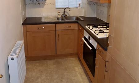 2 bedroom Flat to let in Albert Road, Tamworth, B79