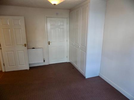 2 bedroom Flat to let in Albert Road, Tamworth, B79