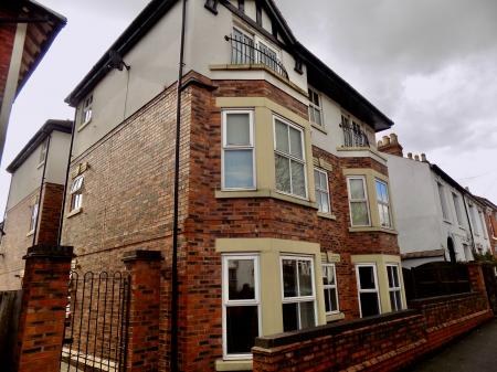 2 bedroom Flat to let in Albert Road, Tamworth, B79