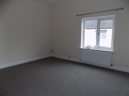 2 bedroom Terraced House to let in East View, Tamworth, B77