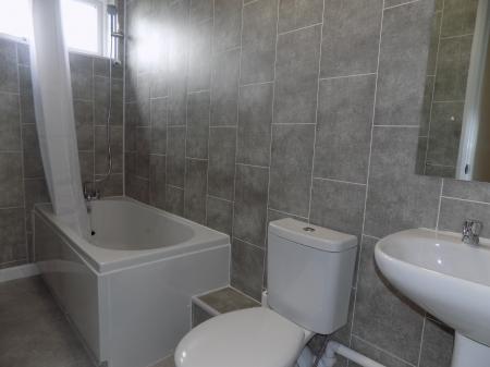 2 bedroom Terraced House to let in East View, Tamworth, B77