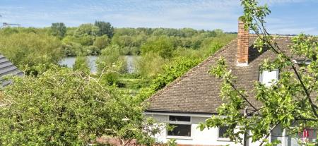 3 bedroom Terraced House for sale in South View, Kingsbury, B78