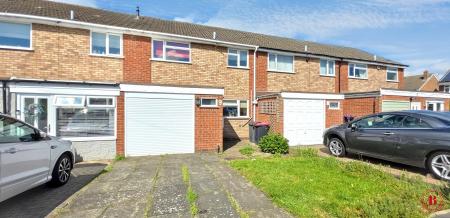 3 bedroom Terraced House for sale in South View, Kingsbury, B78