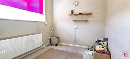 3 bedroom Terraced House for sale in South View, Kingsbury, B78