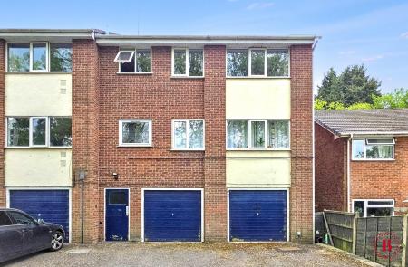 2 bedroom Flat for sale in Anker Court, Tamworth, B77