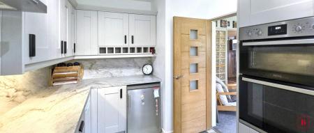 2 bedroom Flat for sale in Anker Court, Tamworth, B77