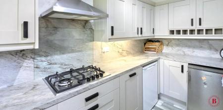 2 bedroom Flat for sale in Anker Court, Tamworth, B77