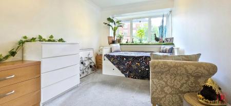 2 bedroom Flat for sale in Anker Court, Tamworth, B77