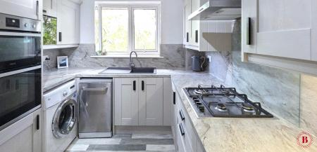 2 bedroom Flat for sale in Anker Court, Tamworth, B77