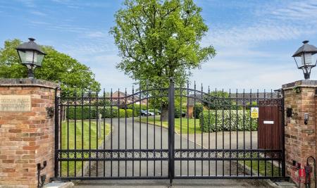 2 bedroom Barn Conversion for sale in Coton Hall Farm Barns, Tamworth, B79