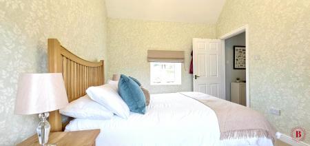2 bedroom Barn Conversion for sale in Coton Hall Farm Barns, Tamworth, B79