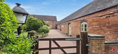 2 bedroom Barn Conversion for sale in Coton Hall Farm Barns, Tamworth, B79