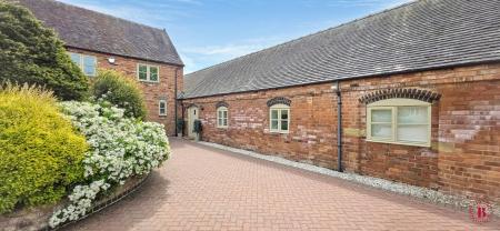 2 bedroom Barn Conversion for sale in Coton Hall Farm Barns, Tamworth, B79