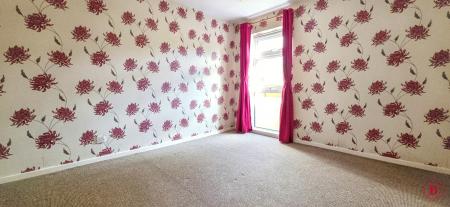 1 bedroom Flat for sale in Signal Walk, Tamworth, B77